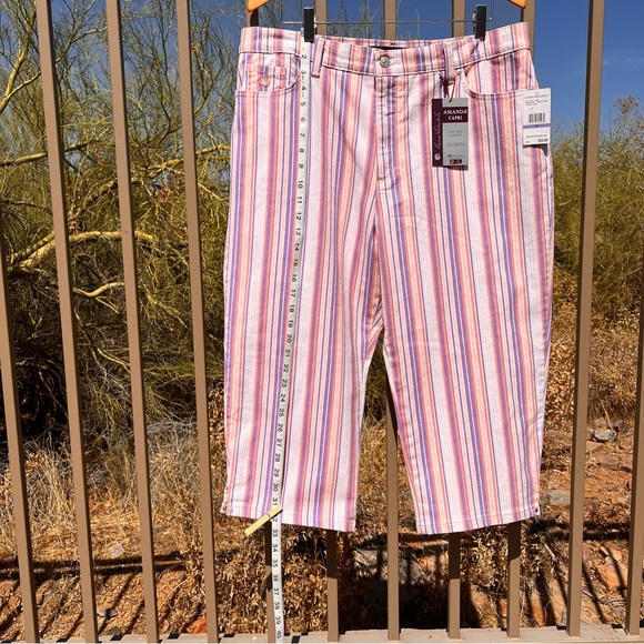 ⬇️Gloria Vanderbilt NWT Women’s Amanda Capri 18 Color Ribbon Pink/Screen Stripe - Picture 9 of 14